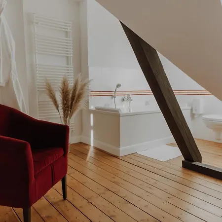 Zur Treene 호텔 2*