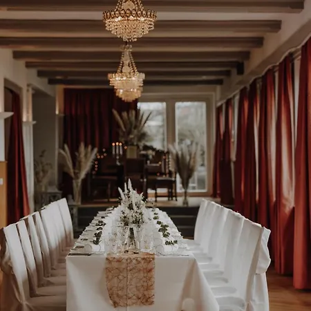 Zur Treene 호텔 2*