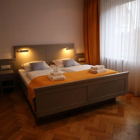 호텔 Zur Treene 2*