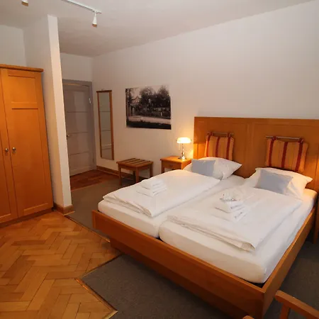 호텔 Zur Treene 2*